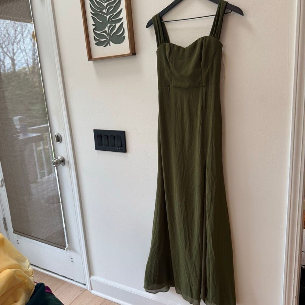 $99 Lulus Forest Green chiffon sweetheart maxi dress size Xsmall